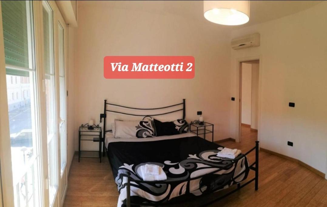 Via Matteotti & Via Carracci Apartments Bologna Exterior photo